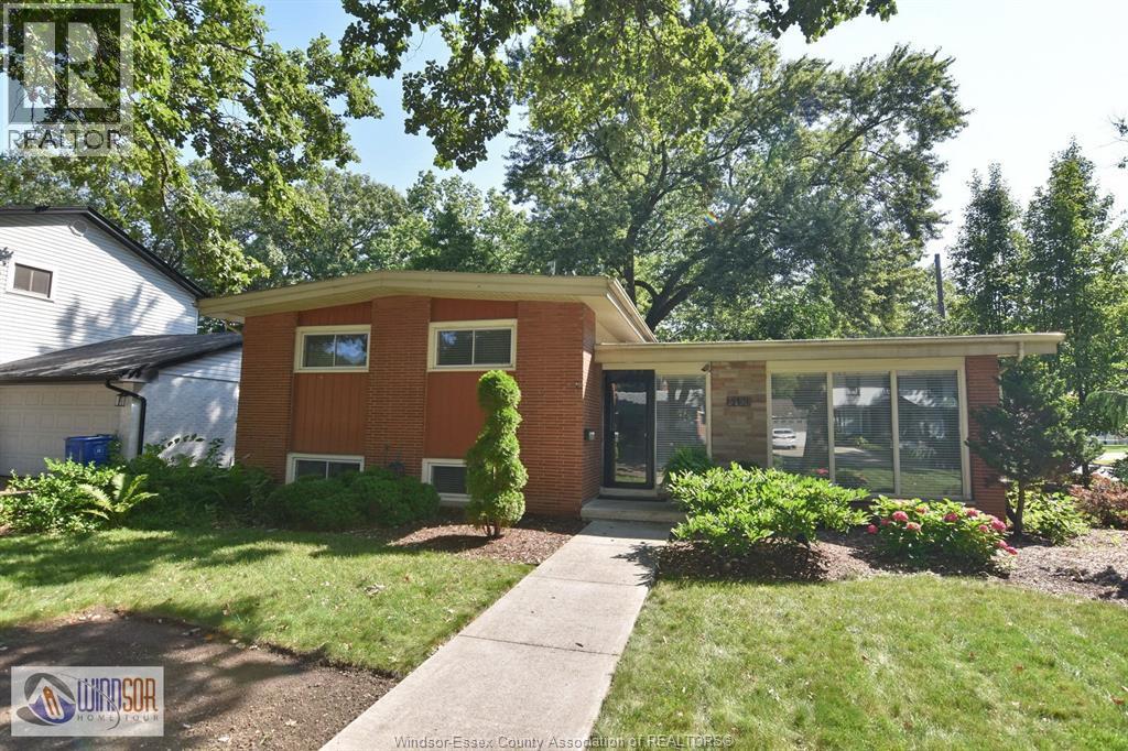 3490 St. Patricks Drive, Windsor — primary photograph