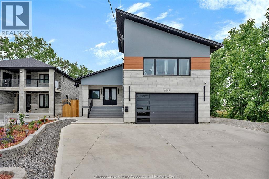 Single Family — 2585 Kenora Street, Windsor, Ontario