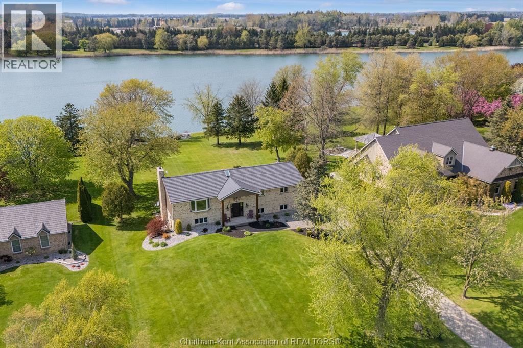 3-bedroom Single Family at 10609 Lakeview Drive, Harwich Township — primary photograph