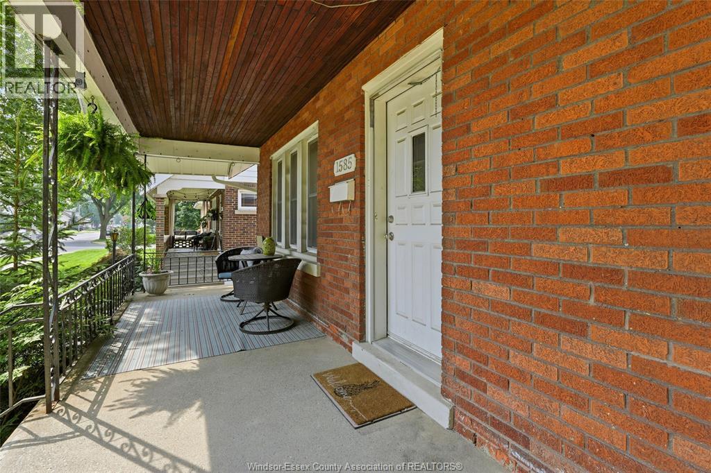 1585 Pillette, Windsor — primary photograph