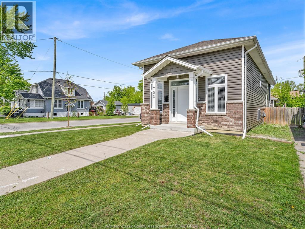 2-bedroom Single Family at 702 Lesperance Road, Tecumseh — photograph 2