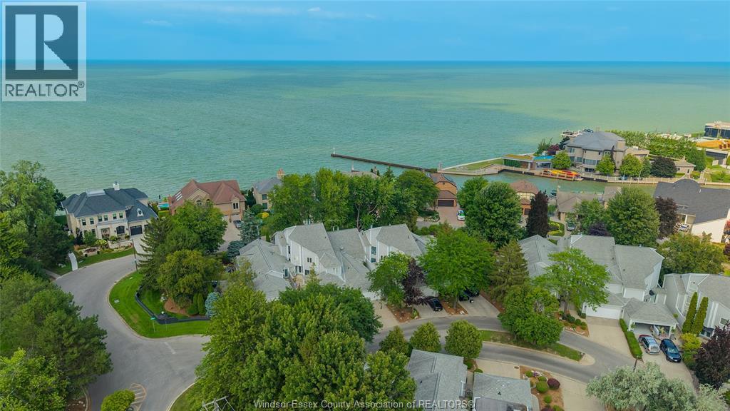 110 Marine Drive #3, Tecumseh — photograph 2