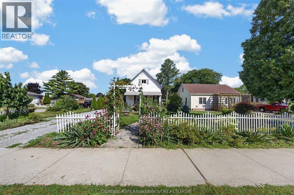 45 Oxley Drive, Chatham — photograph 2