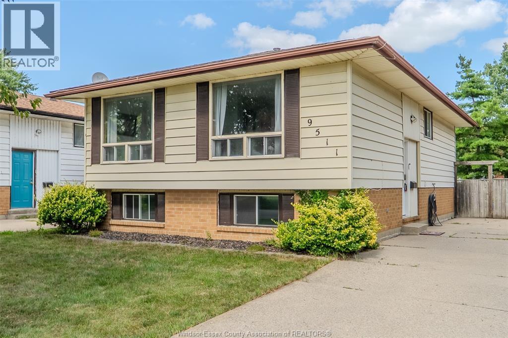 Single Family — 9511 Avery Lane, Windsor, Ontario