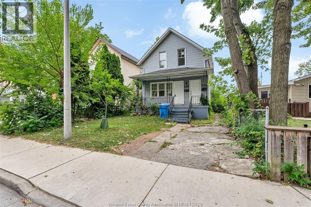 418 Caron Avenue, Windsor — primary photograph
