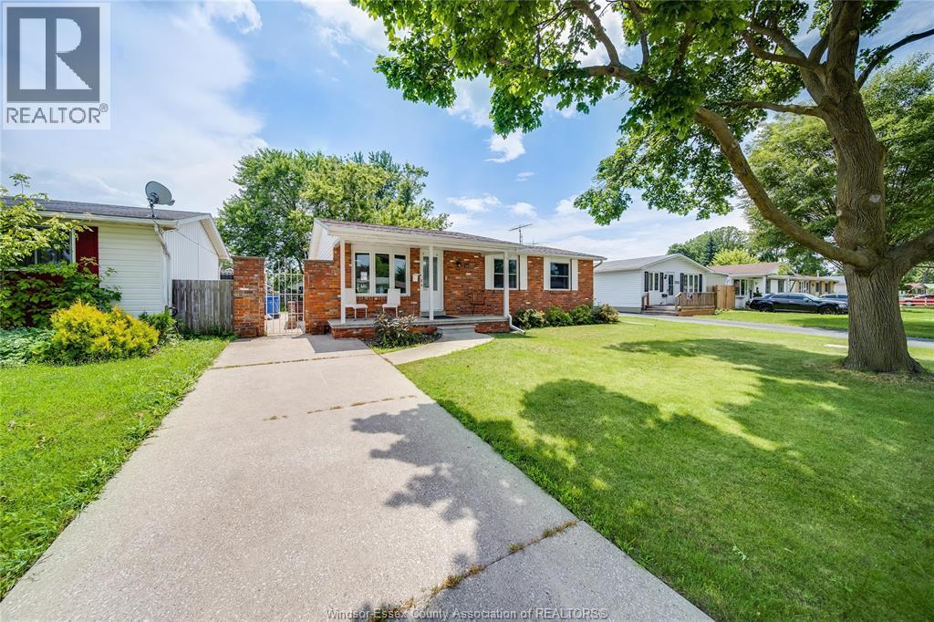 10395 Caledon Court, Windsor — photograph 3