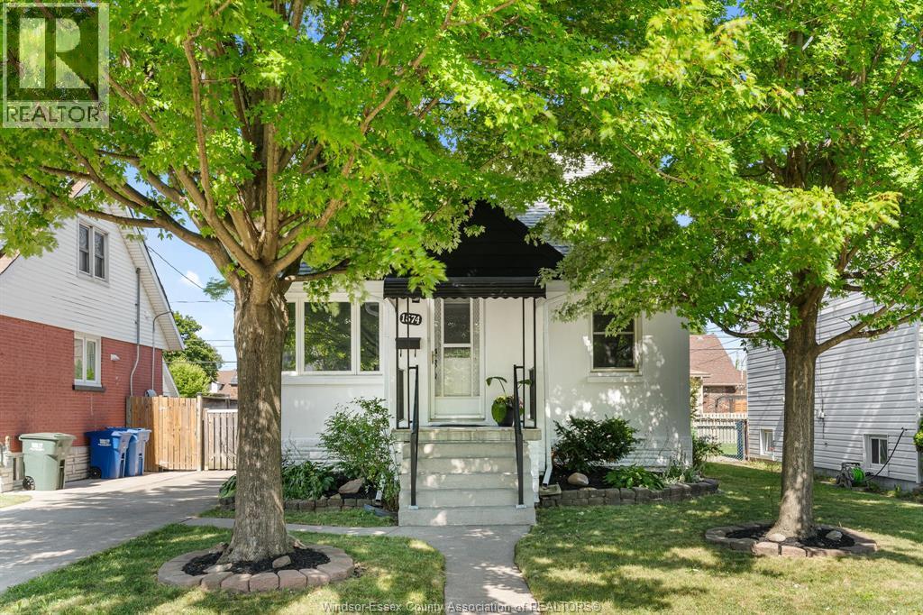 1574 Arthur, Windsor — photograph 2