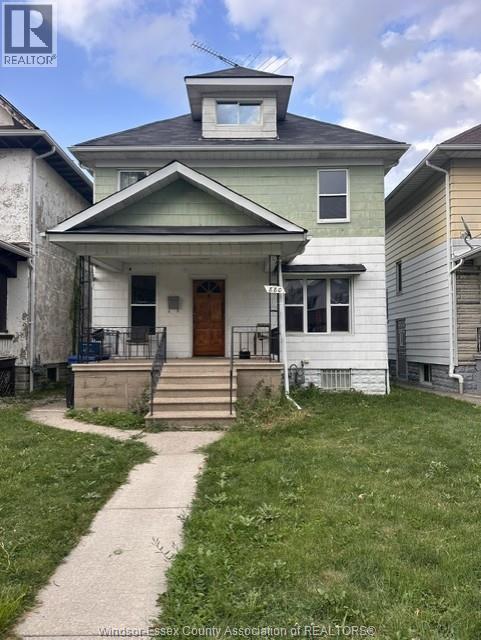 880 Moy Avenue, Windsor — primary photograph