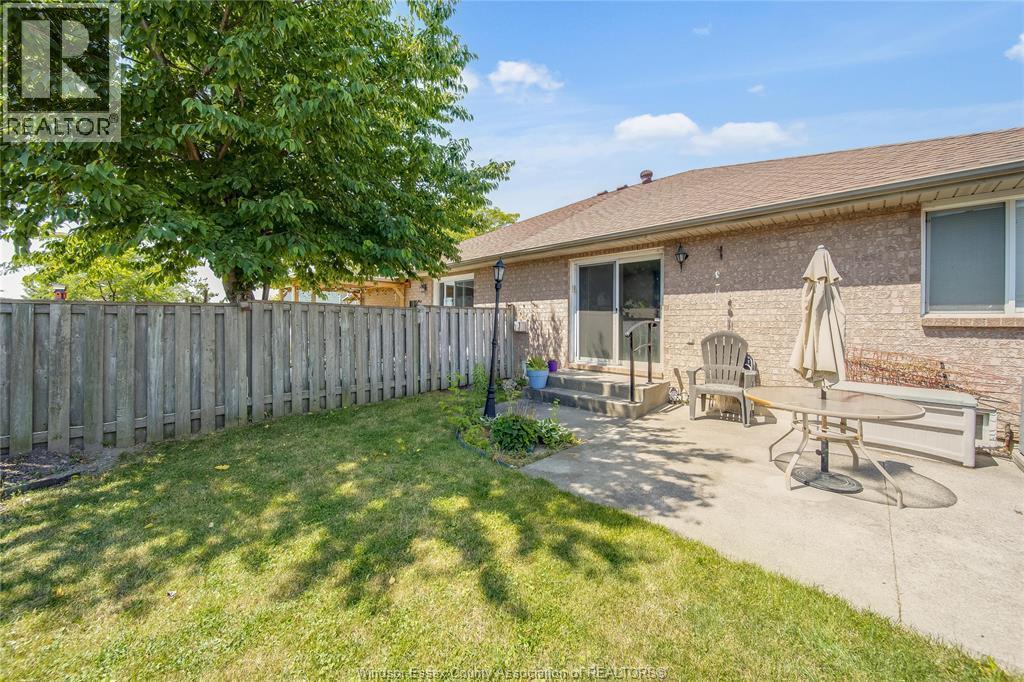 1556 Heatherglen Drive, Tecumseh — photograph 2