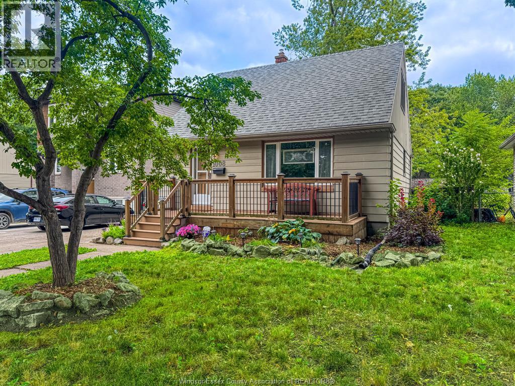 1008 Askin Avenue, Windsor — photograph 2