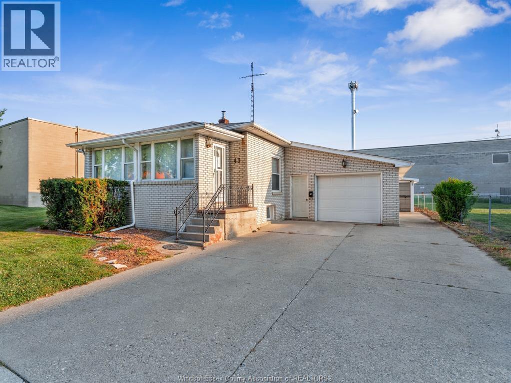 43 Clark Street, Leamington — photograph 2