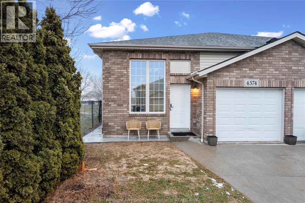 4574 Tumbleweed Crescent, Windsor — primary photograph