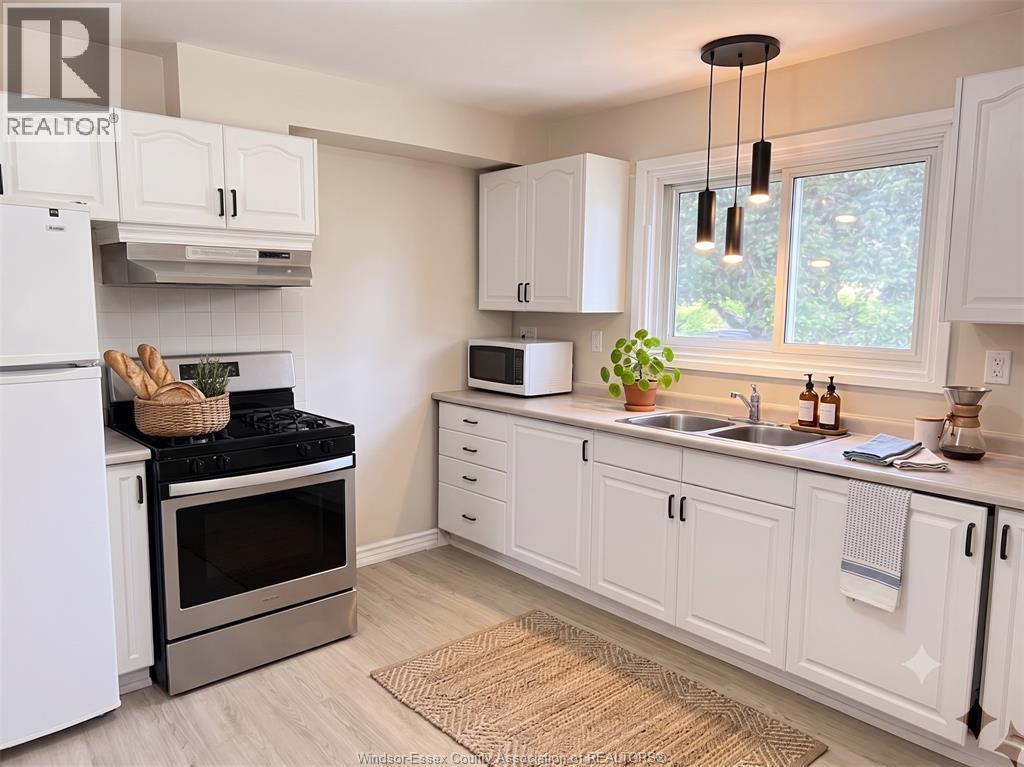 4071 Churchill Drive, Windsor — primary photograph