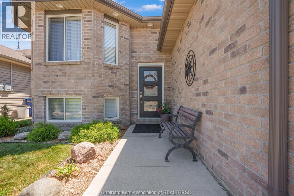 60 Manning Drive, Chatham — photograph 3