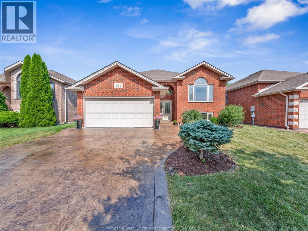 952 Banwell, Windsor — primary photograph