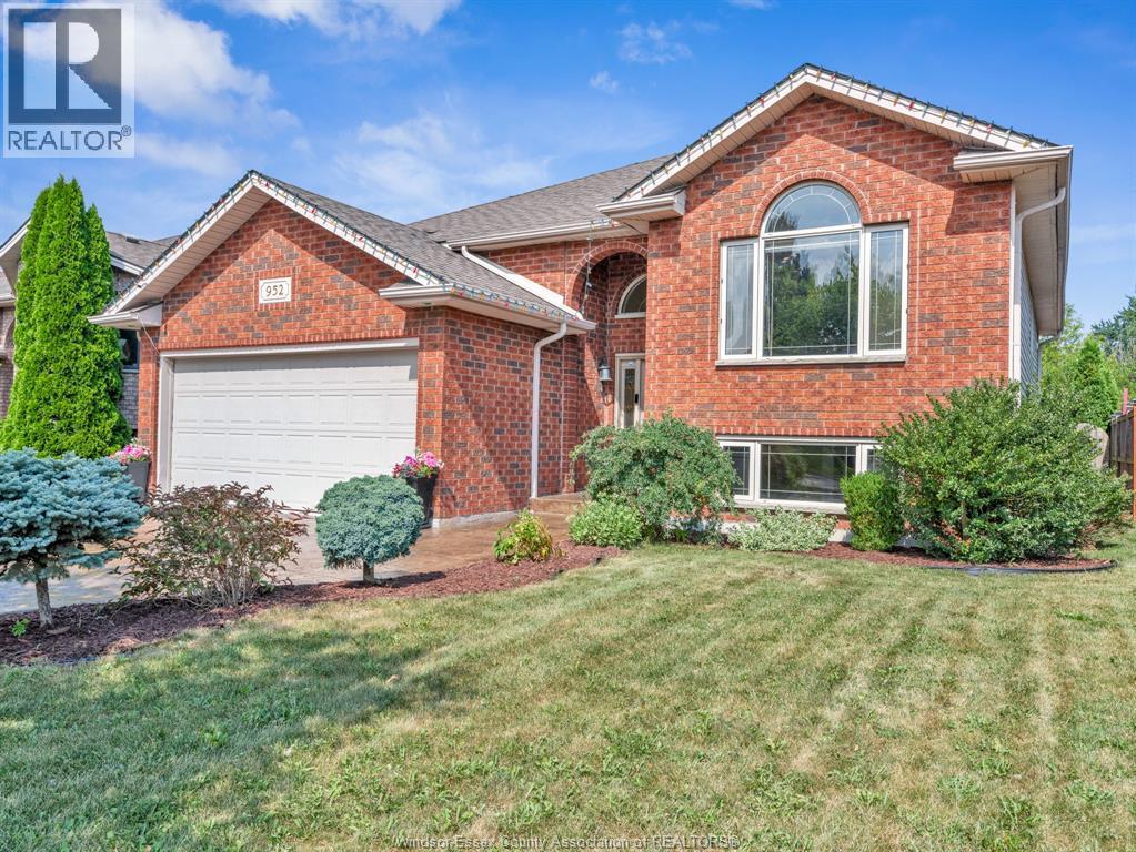 952 Banwell, Windsor — photograph 2