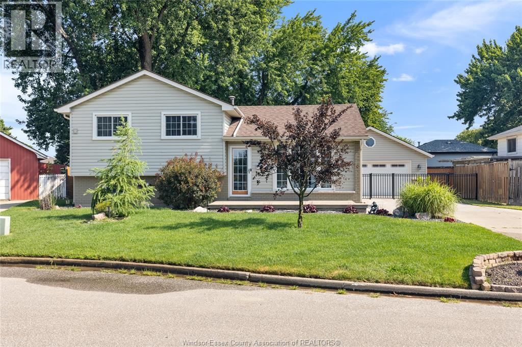 2935 Granby Crescent, Windsor — primary photograph