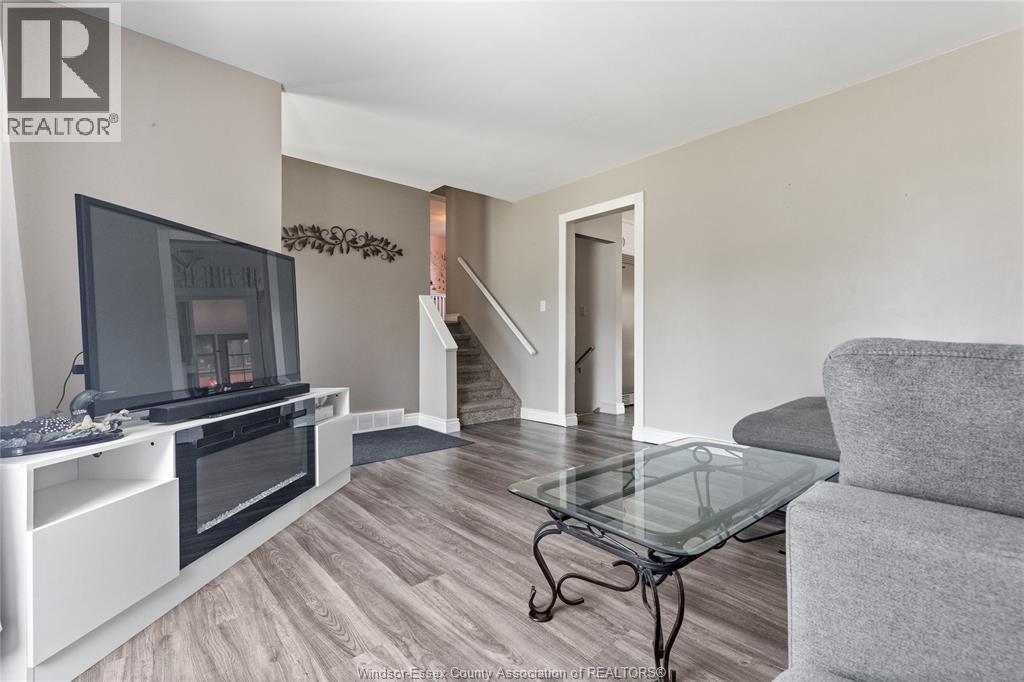 2935 Granby Crescent, Windsor — photograph 3