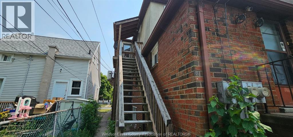 1141 Howard #UPPER, Windsor — photograph 3