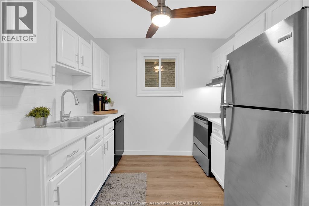 9260 Arncliffe Court, Windsor — photograph 2