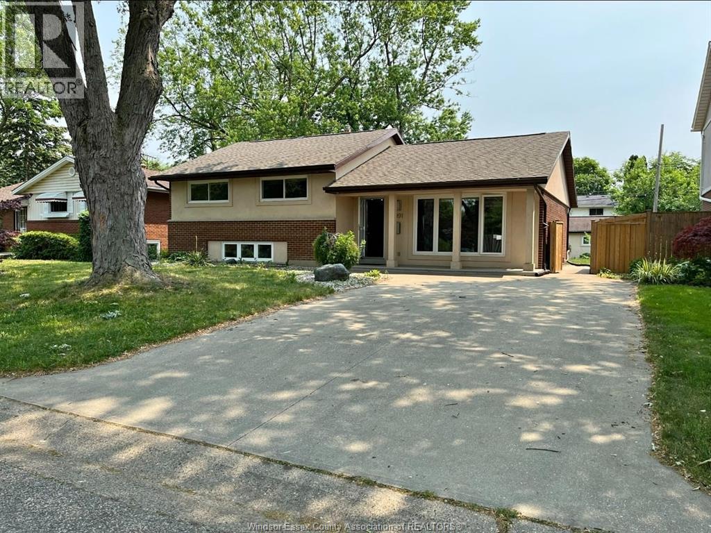 4091 Churchill Drive, Windsor — primary photograph