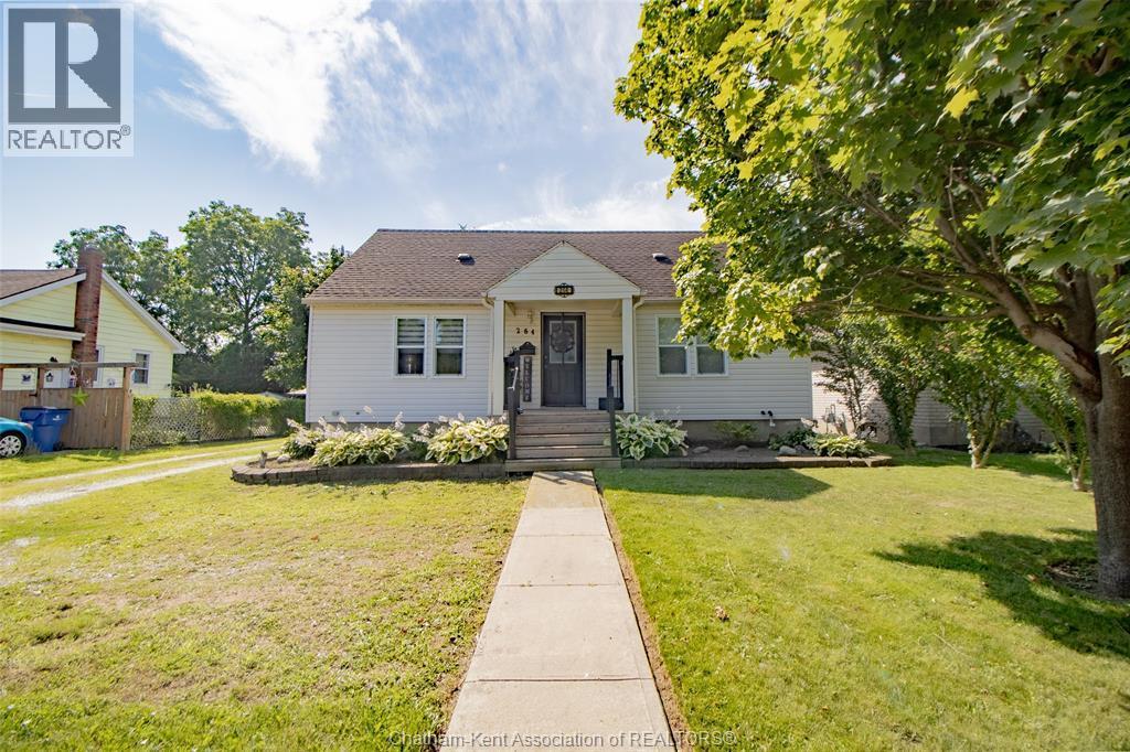 4-bedroom Single Family at 264 Forest Street, Chatham — photograph 3