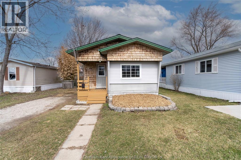6 Maple Drive, McGregor — photograph 2