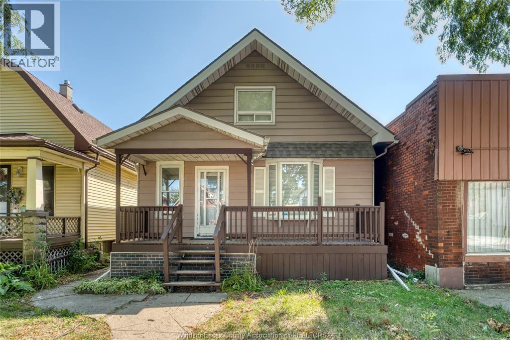 1488 Lincoln, Windsor — photograph 2