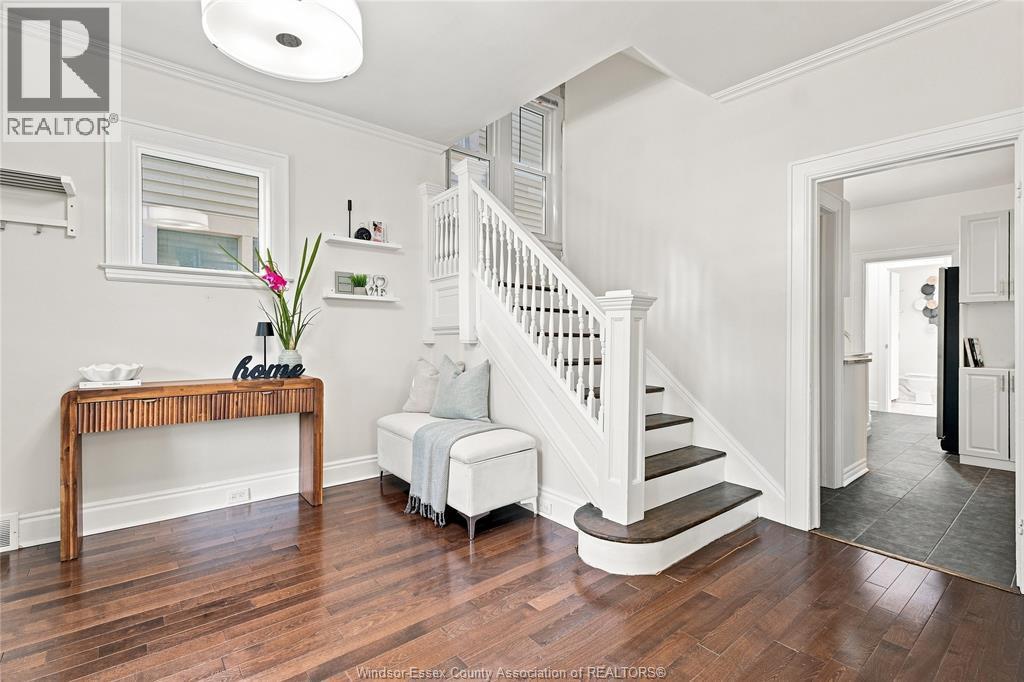 Single Family — 916 Lincoln Road, Windsor, Ontario