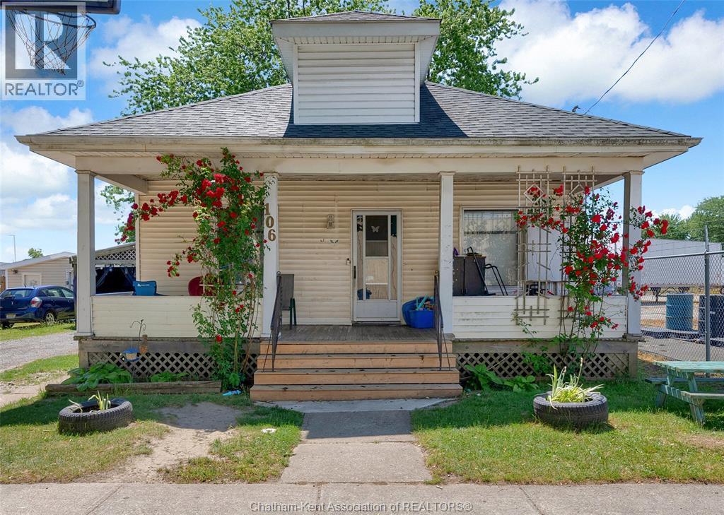 3-bedroom Single Family at 106 St. George Street, Chatham — primary photograph