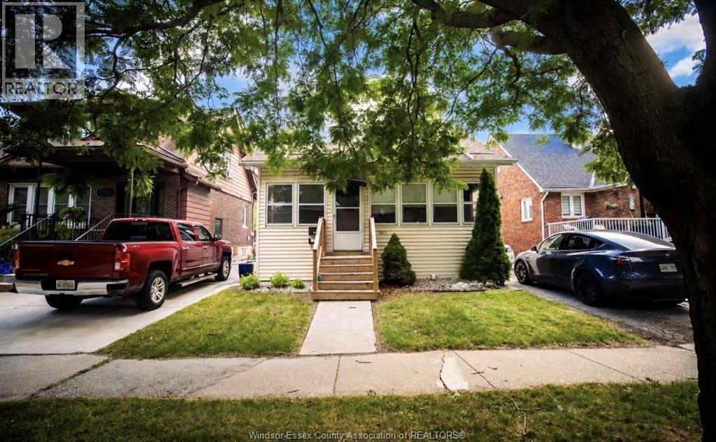 2-bedroom Single Family at 2177 Dougall #Upper, Windsor — primary photograph