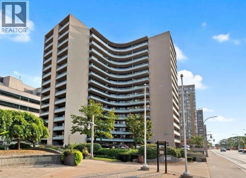 Single Family — 111 Riverside Drive, Windsor, Ontario