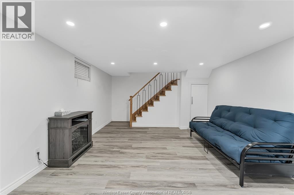 5120 Iris Place, Windsor — photograph 3