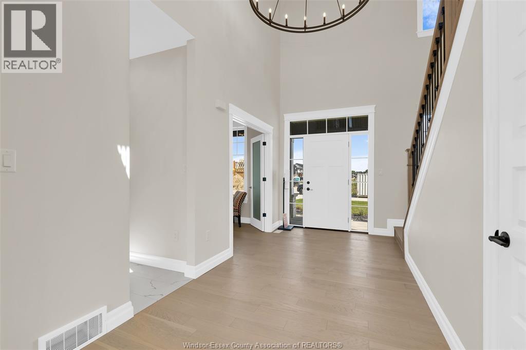 4-bedroom Single Family at 54 Belleview Drive, Kingsville — photograph 3
