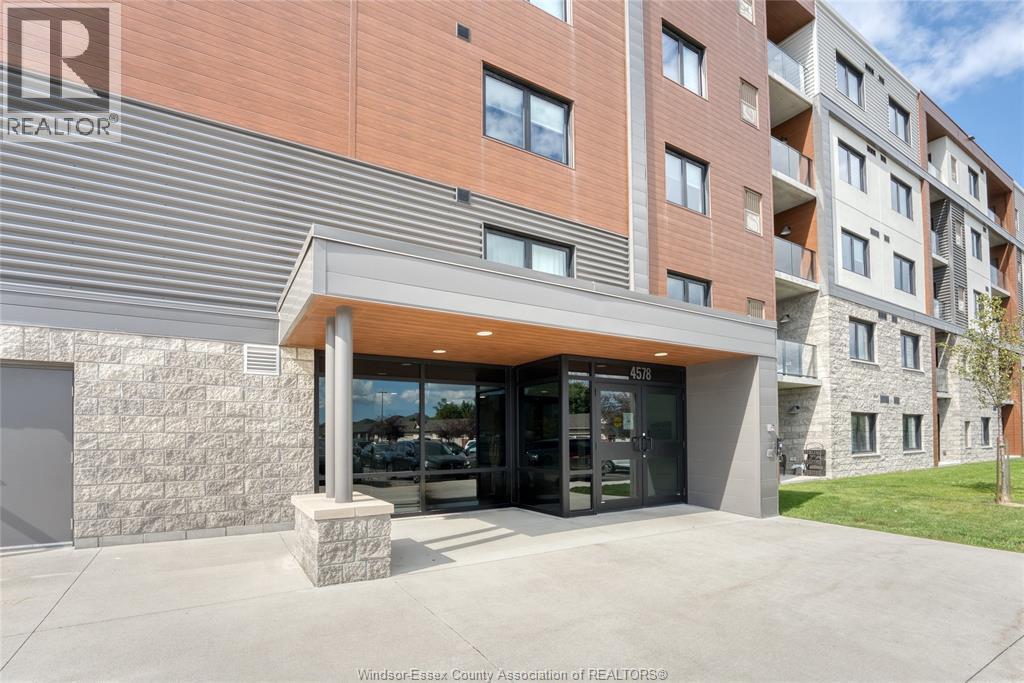 Single Family — 4578 Huron Church Line Road, LaSalle, Ontario