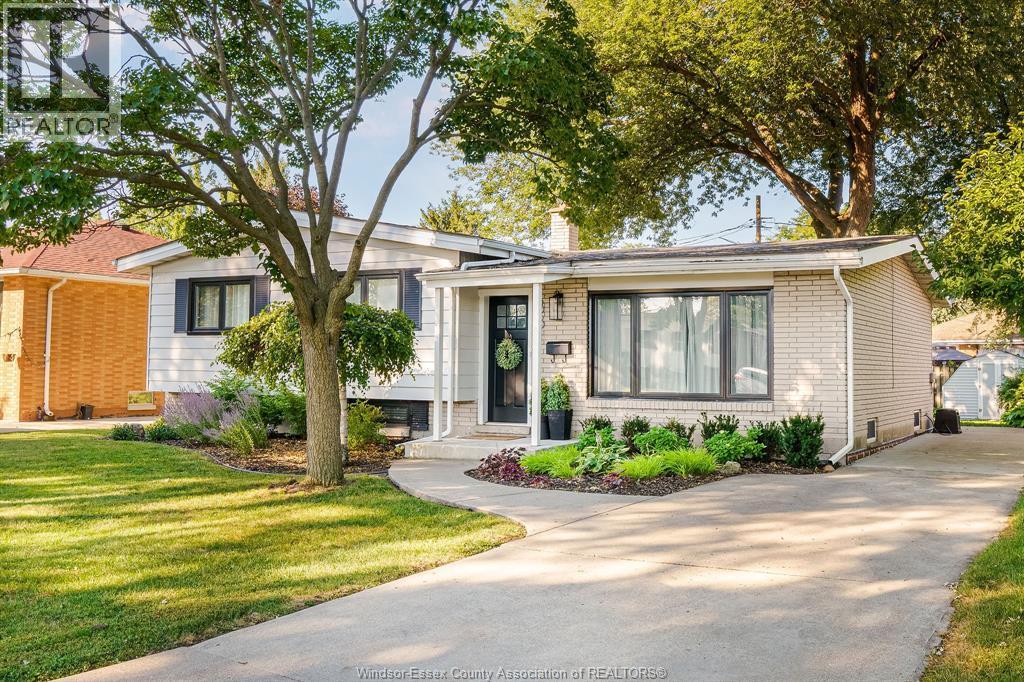 Single Family — 381 Watson, Windsor, Ontario