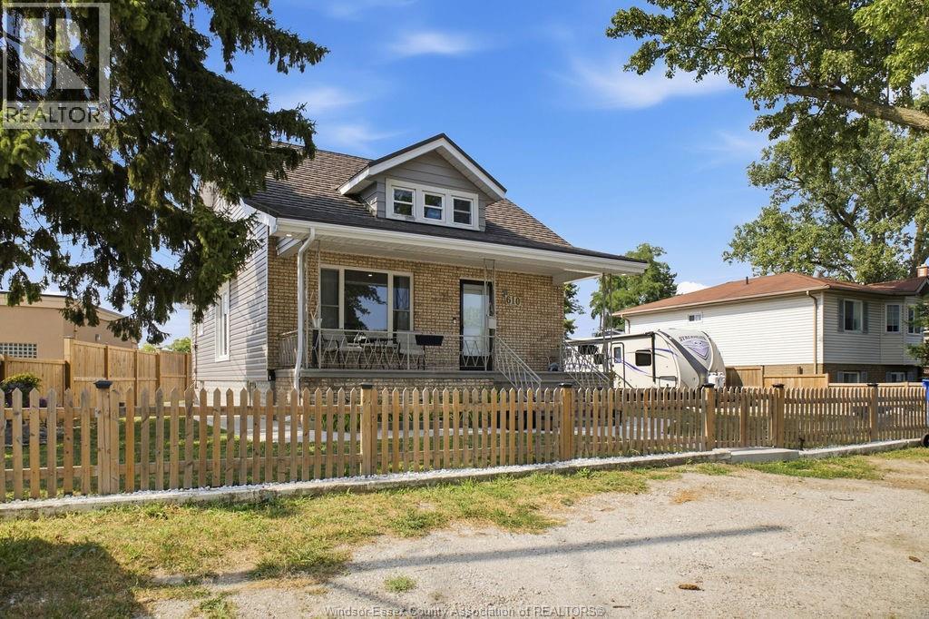 610 Brazil Avenue, Windsor — photograph 2
