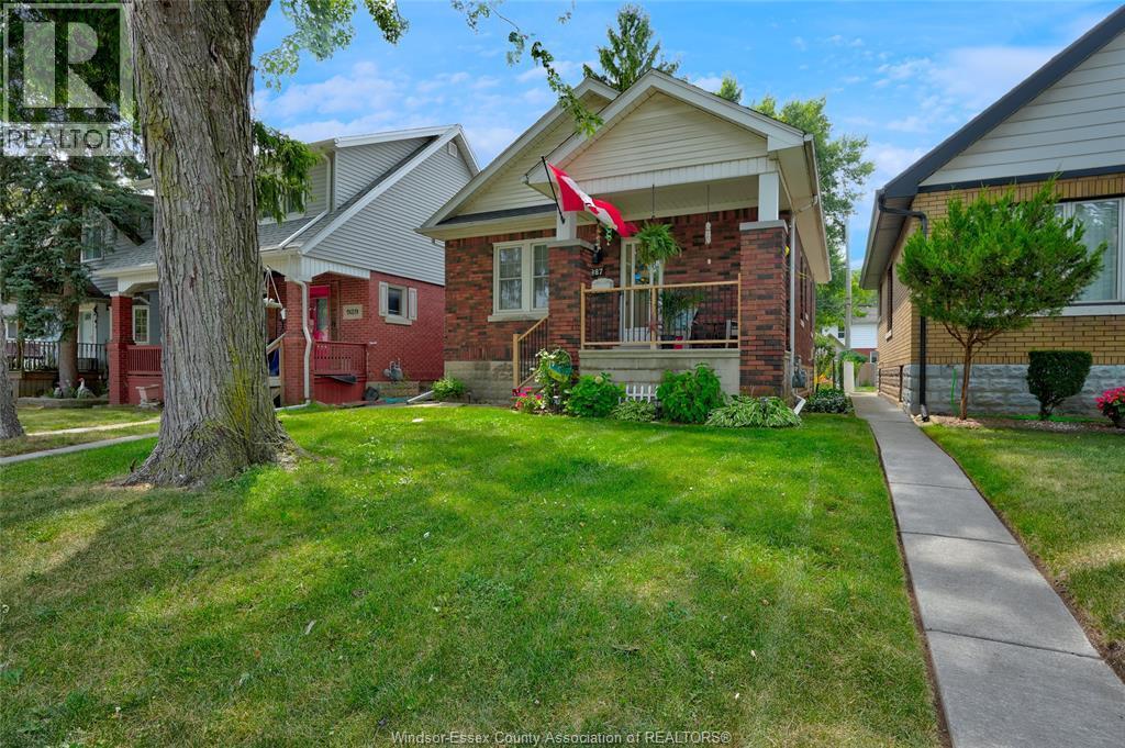 987 Curry, Windsor — primary photograph