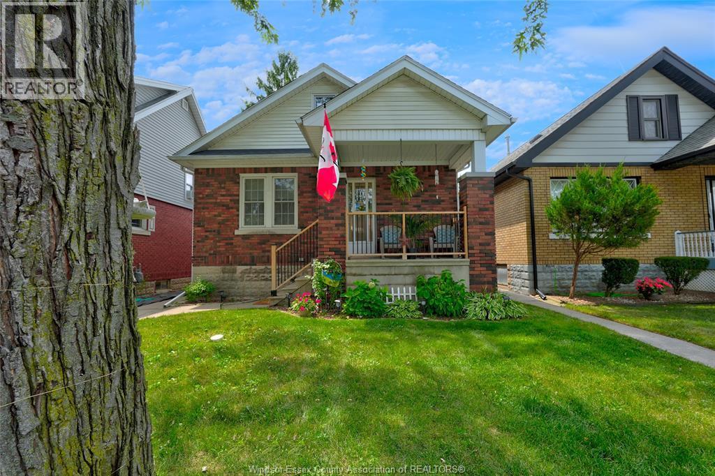 987 Curry, Windsor — photograph 3