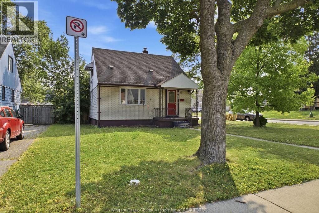 866 Francois Court, Windsor — primary photograph