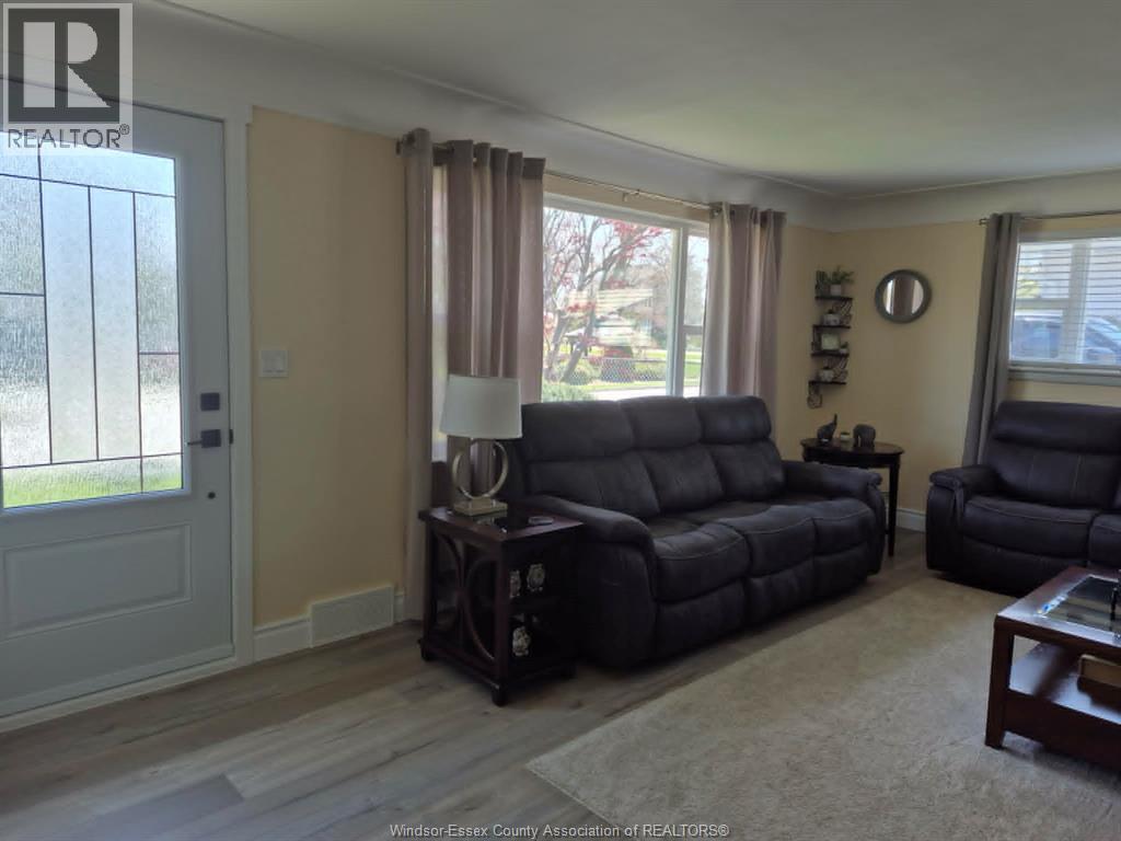 86 Mary Street, Thamesville — photograph 2