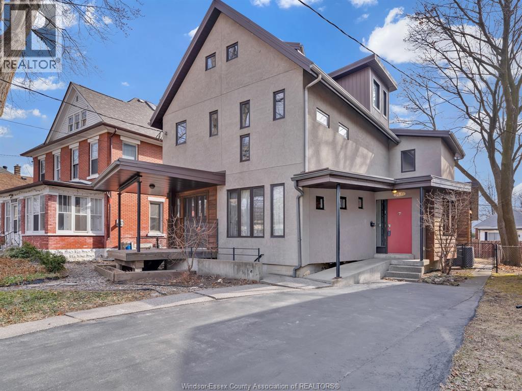3131 Donnelly Street, Windsor — photograph 2