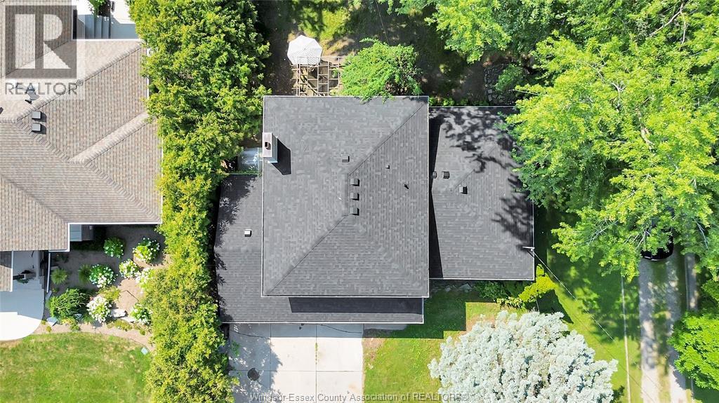 655 Roseland Drive, Windsor — photograph 3