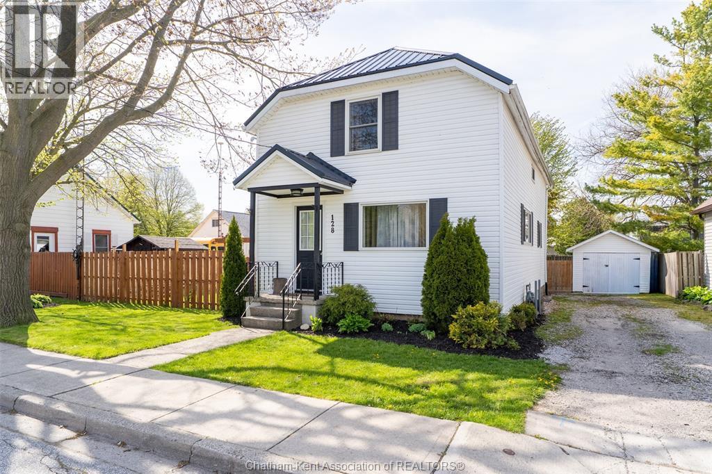 128 Elizabeth Street, Thamesville — primary photograph