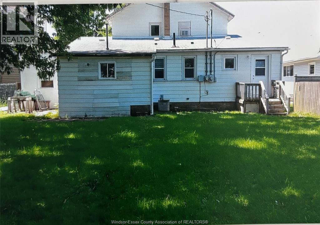 1002-1006 St Pierre Street, Tecumseh — photograph 2