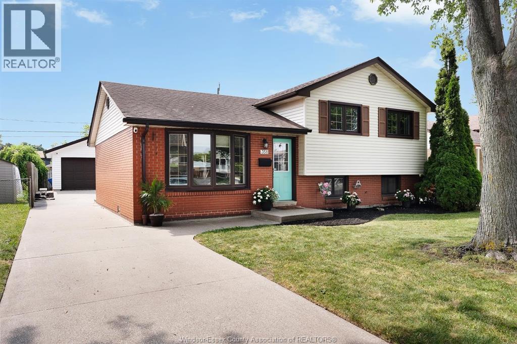351 Carling Crescent, Windsor — primary photograph