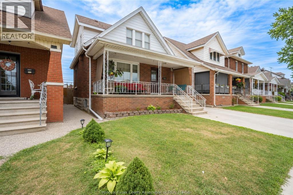 1163 Louis Avenue, Windsor — photograph 2