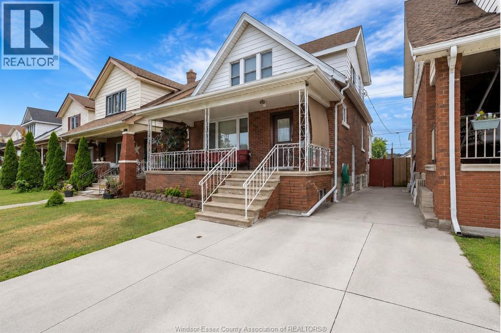 1163 Louis Avenue, Windsor — photograph 3