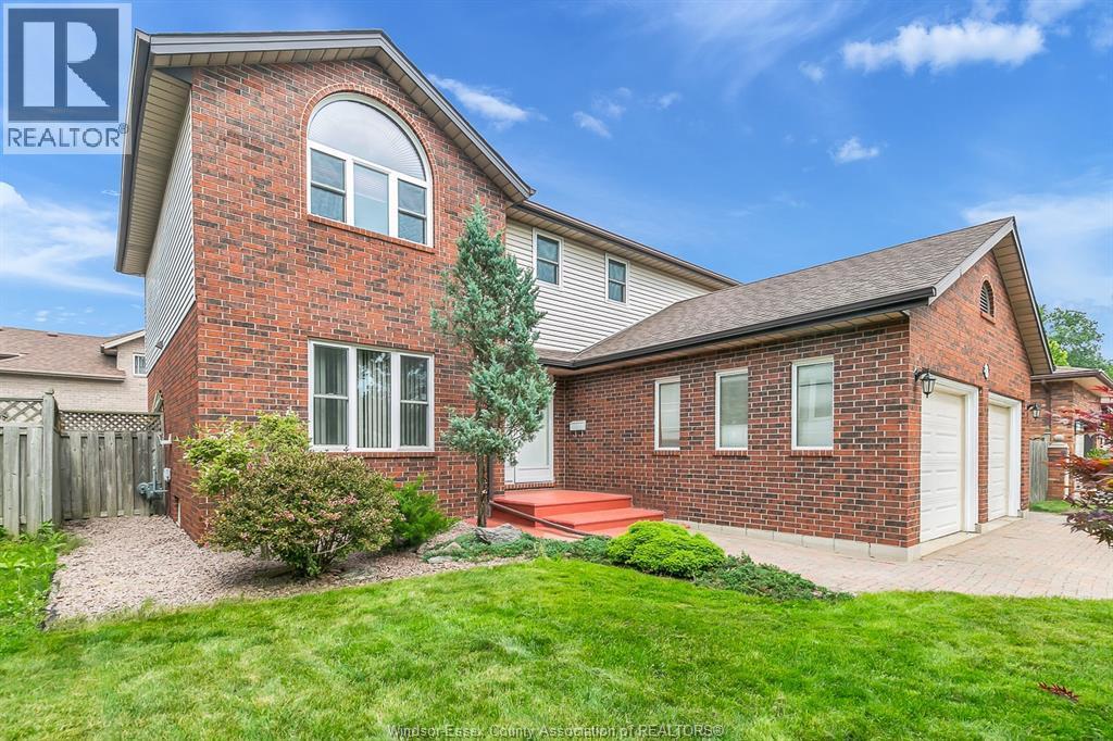 2862 Mangin Crescent, Windsor — photograph 2