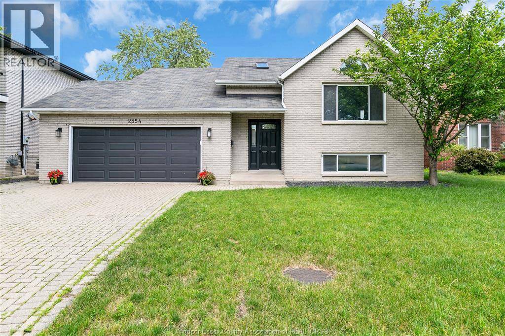 2854 Mangin Crescent, Windsor — primary photograph